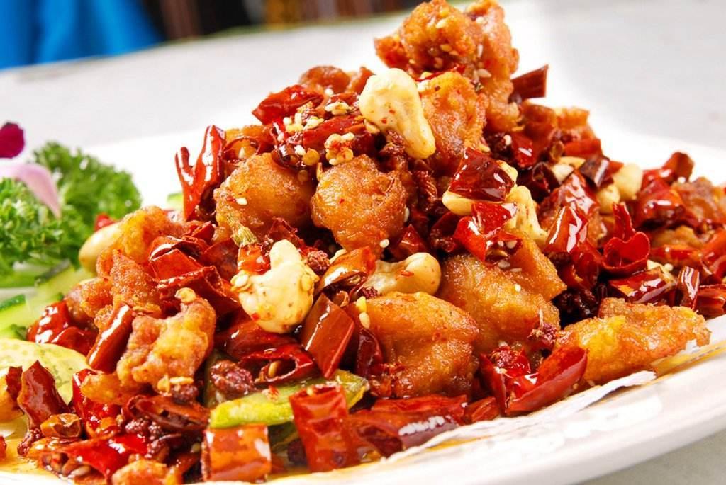 黄哈儿辣子鸡的家常做法外酥里嫩味道麻辣鲜香看着都流口水