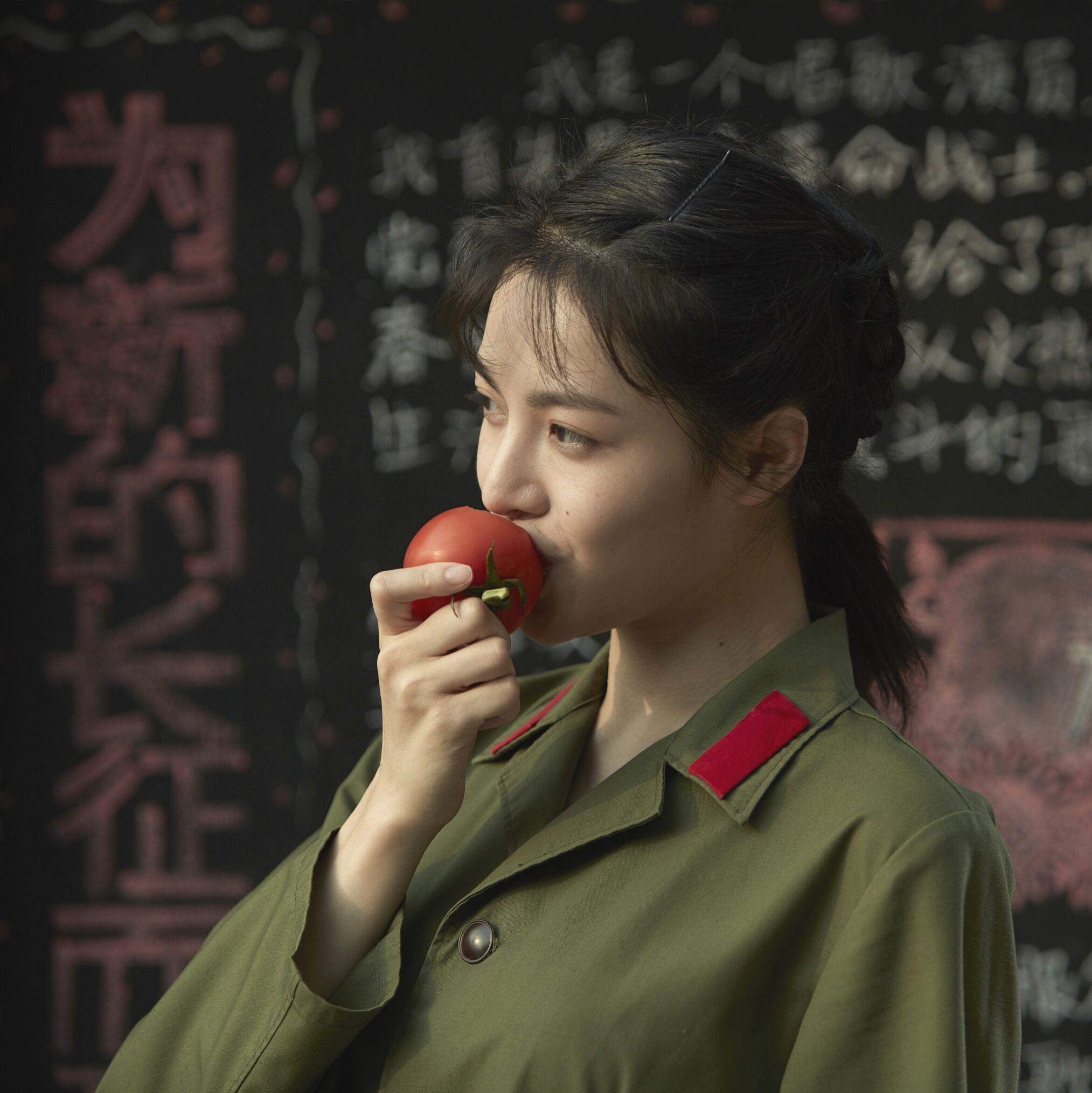 电影《芳华》里陈灿真的没有喜欢过萧穗子吗?为什么会和郝淑文在一起?