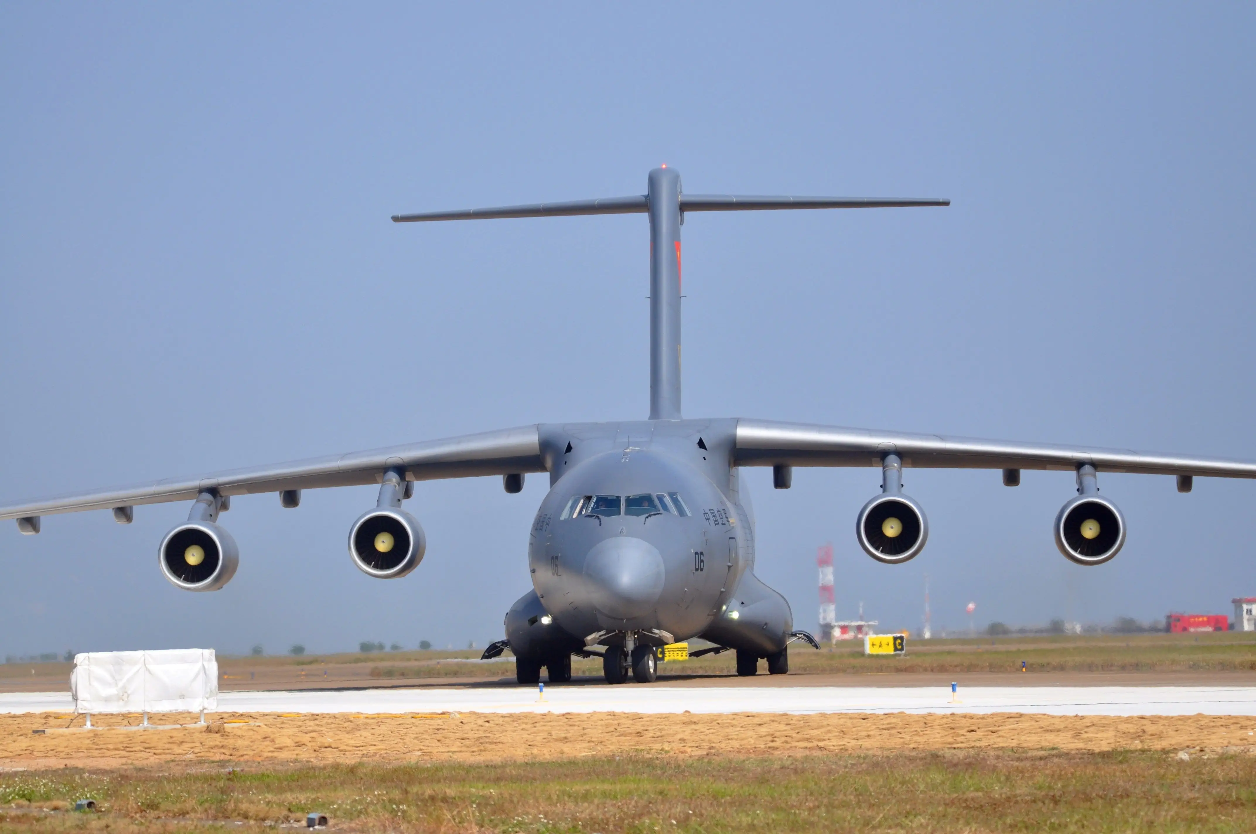 中國6 架運—20運輸機向塞爾維亞運送防空導彈,釋放了什麼信號?