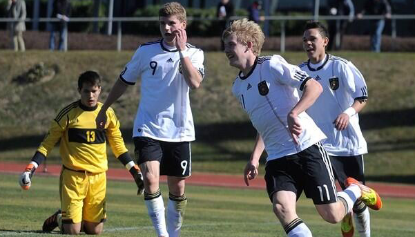 从高光亮相到迷失,从汽车城降级到红牛大腿,他