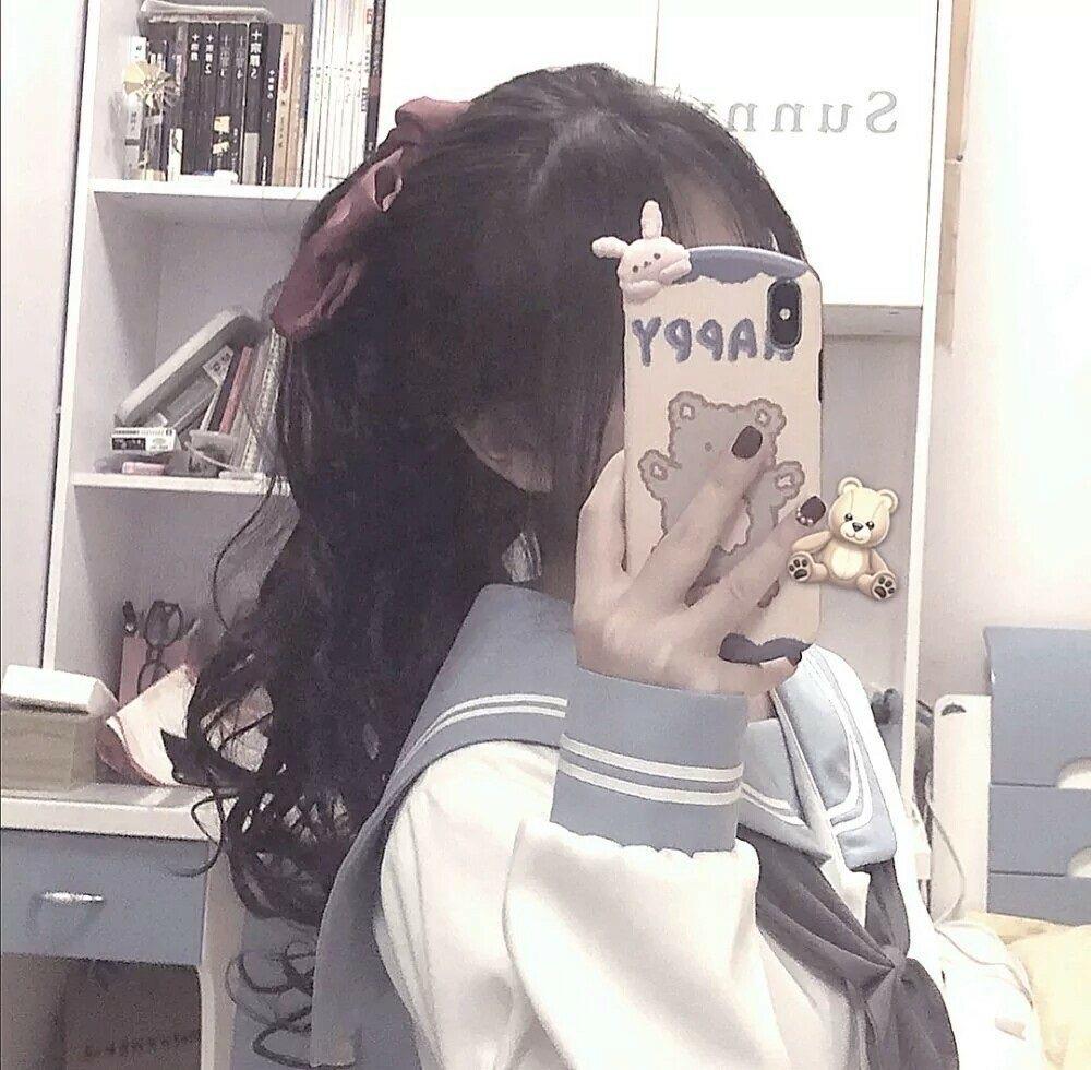 有没有类似有点学生党的样子的女生头像