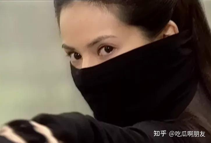 《杨门女将》↓《奇人奇案》↓后来的故事大家都知道了,李若彤的小