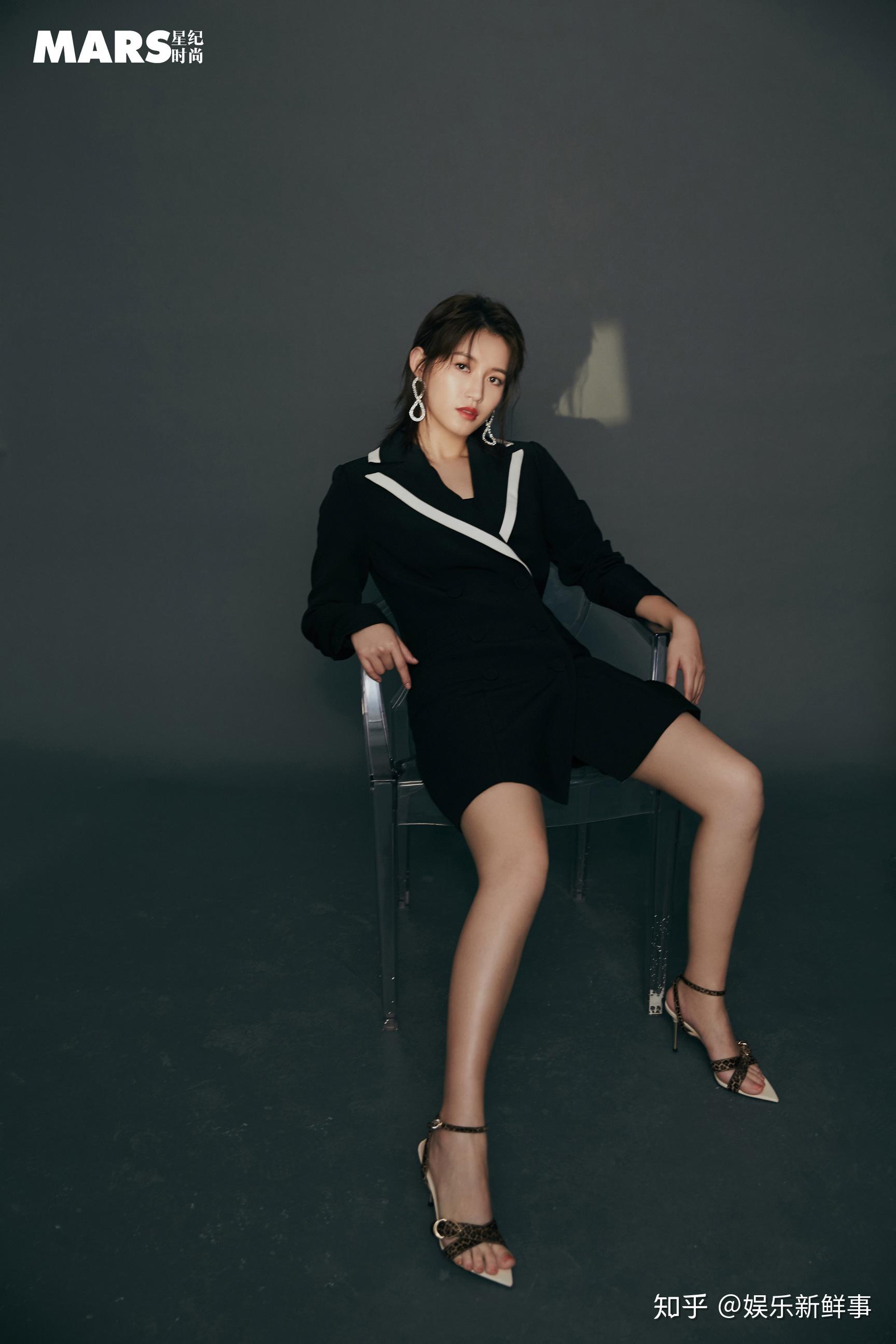 苏青演绎干练优雅职场风 温柔霸气自由切换 - 知乎