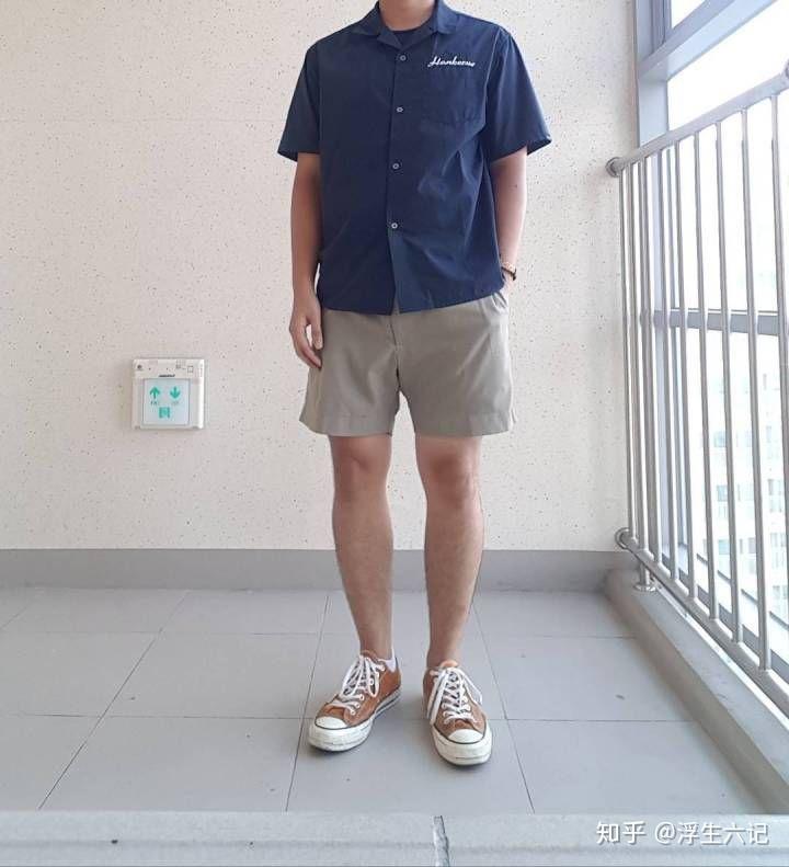 本人男21岁身高168体重140个人觉得自己不太会穿搭衣服现在怎样穿搭