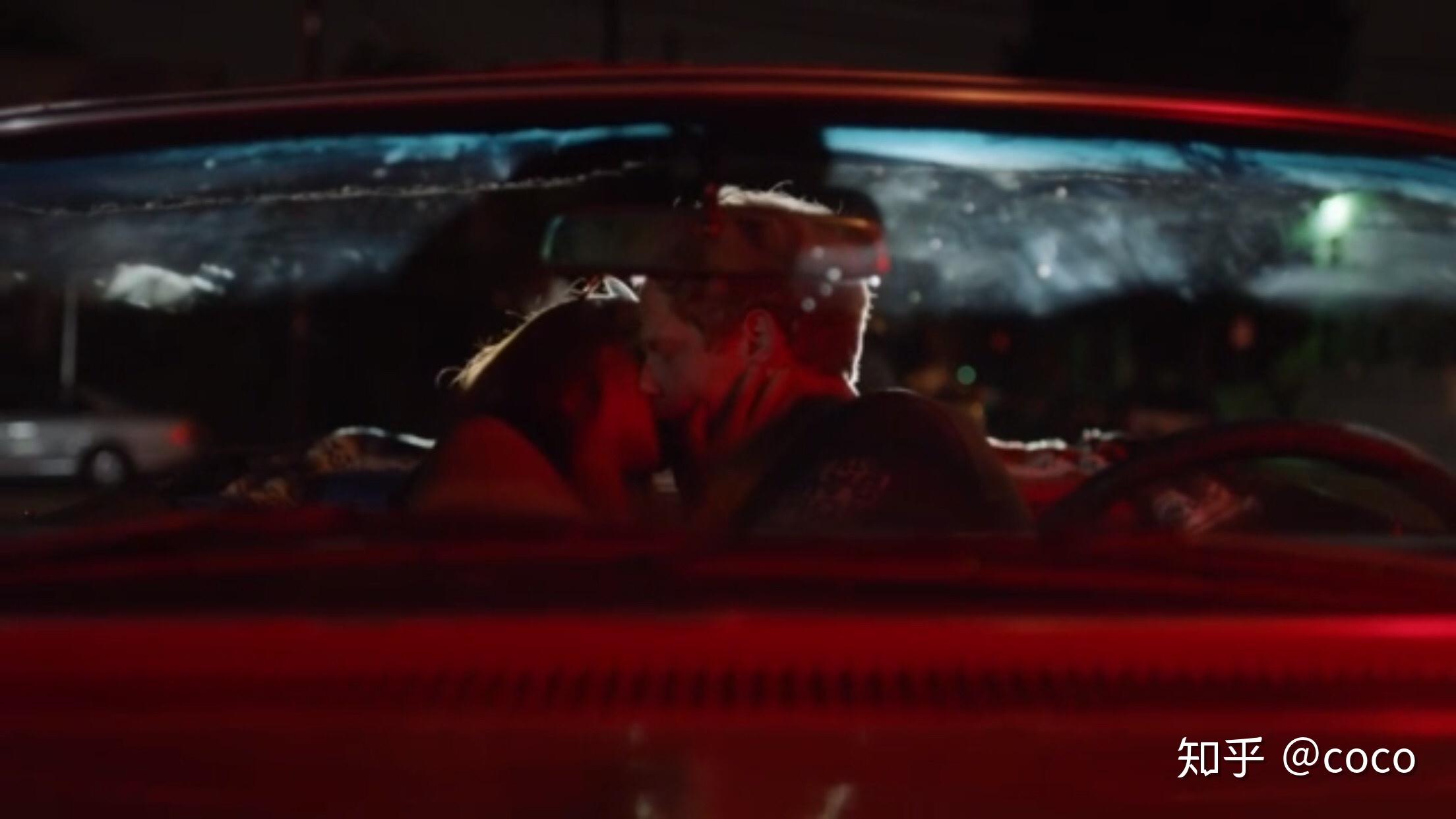 如何评价美剧《我爱上的人是奇葩》?