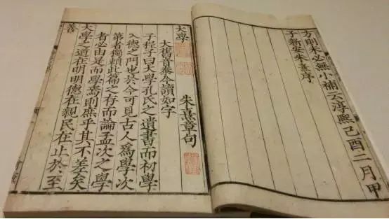 为什么古代汉字从右至左竖着写?什么时候改成了从左到右横着写?