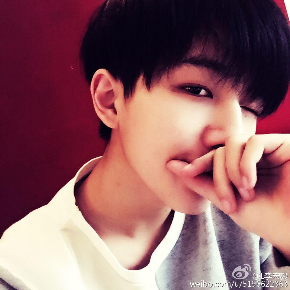 如何评价李宏毅的颜值和演技