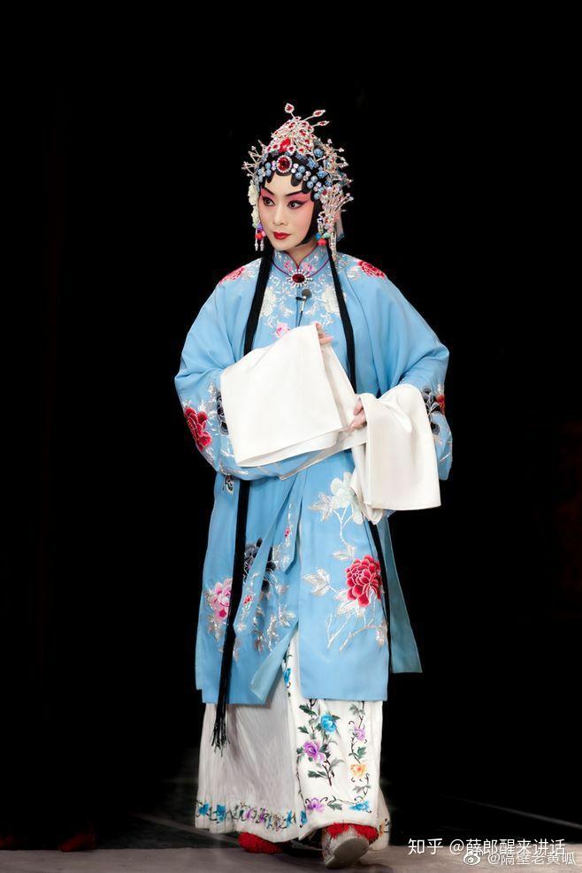 有没有炒鸡好看的京剧女演员图片