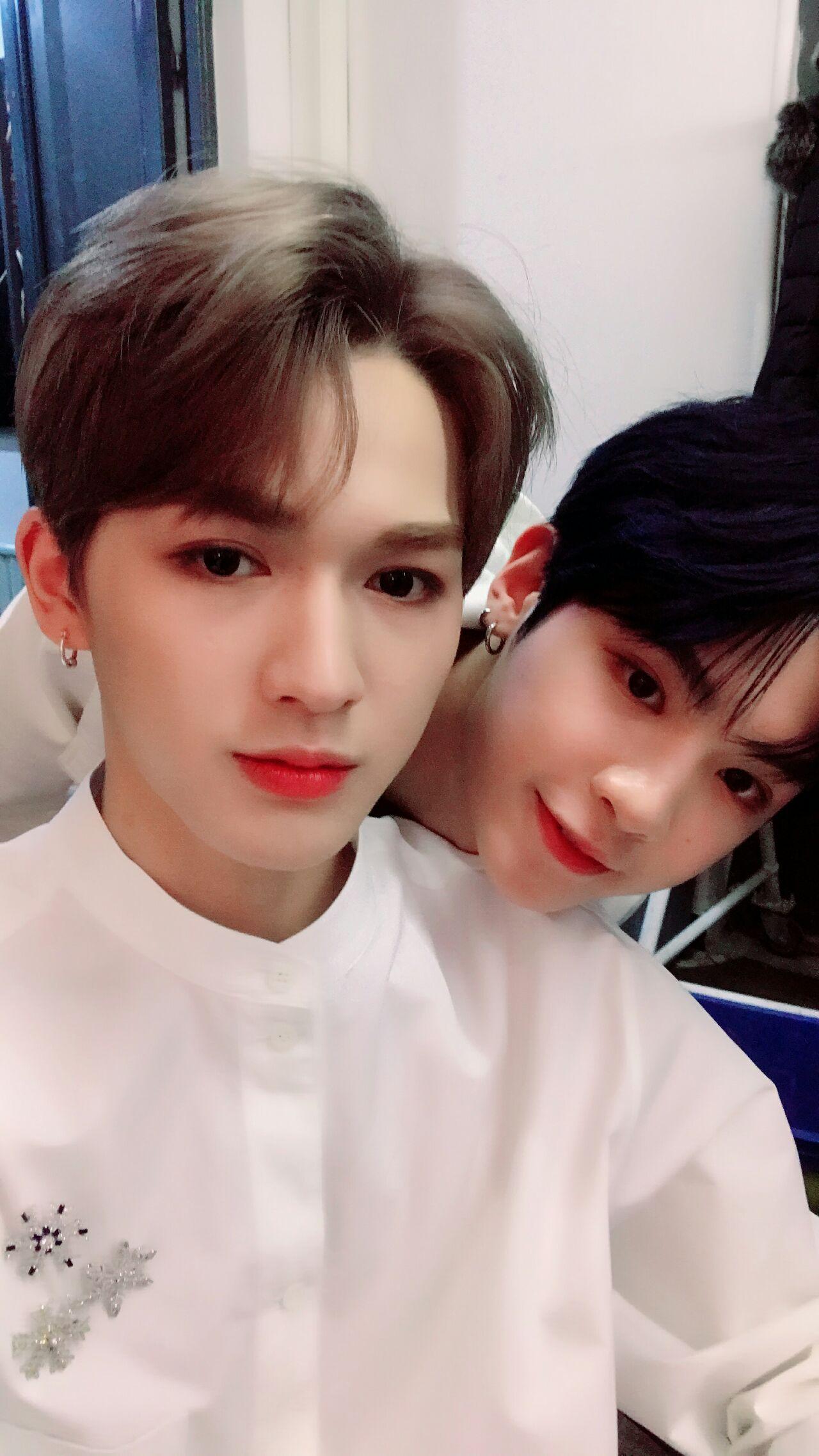 如何评价偶像练习生里justin黄明昊和朱正廷的关系