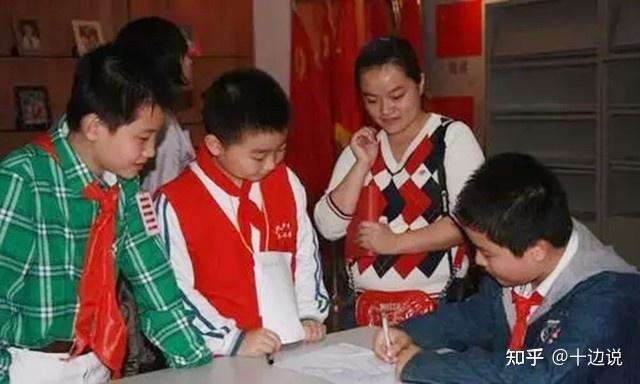 还记得“五道杠少年”和“不屑弟”吗?10年后,两人的结局大不同 - 知乎