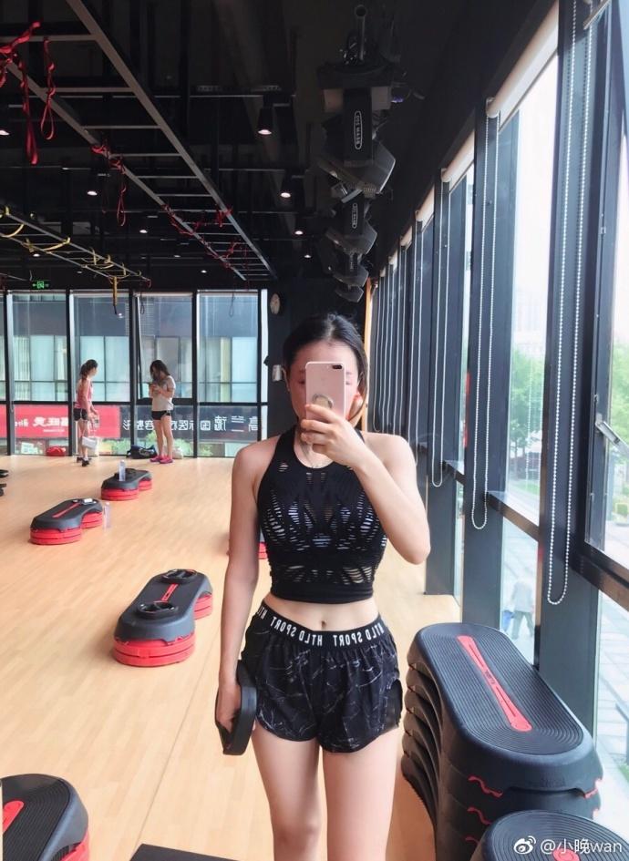 觉得《财经》杂志的记者小晚(宋玮)文章挺不错,国内还有哪些写专访