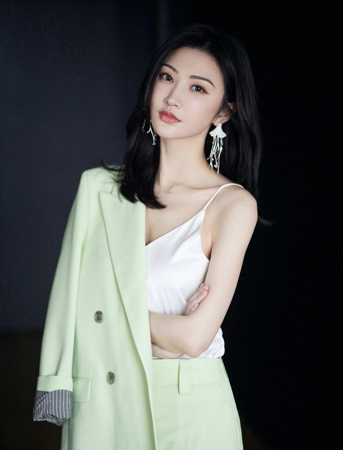 司藤电视剧景甜 v2-31710eee682411c9e033adfdc42e81dc_1440w.jpg?source=172ae18b