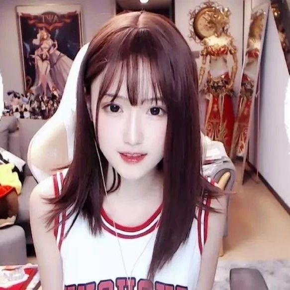 腐团儿撒娇动图完美诠释赤木晴子的可爱不愧是斗鱼cos一姐