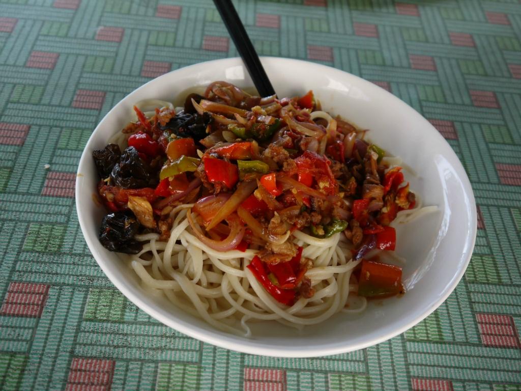 计划在霍尔果斯注册一家创业投资公司和一家融