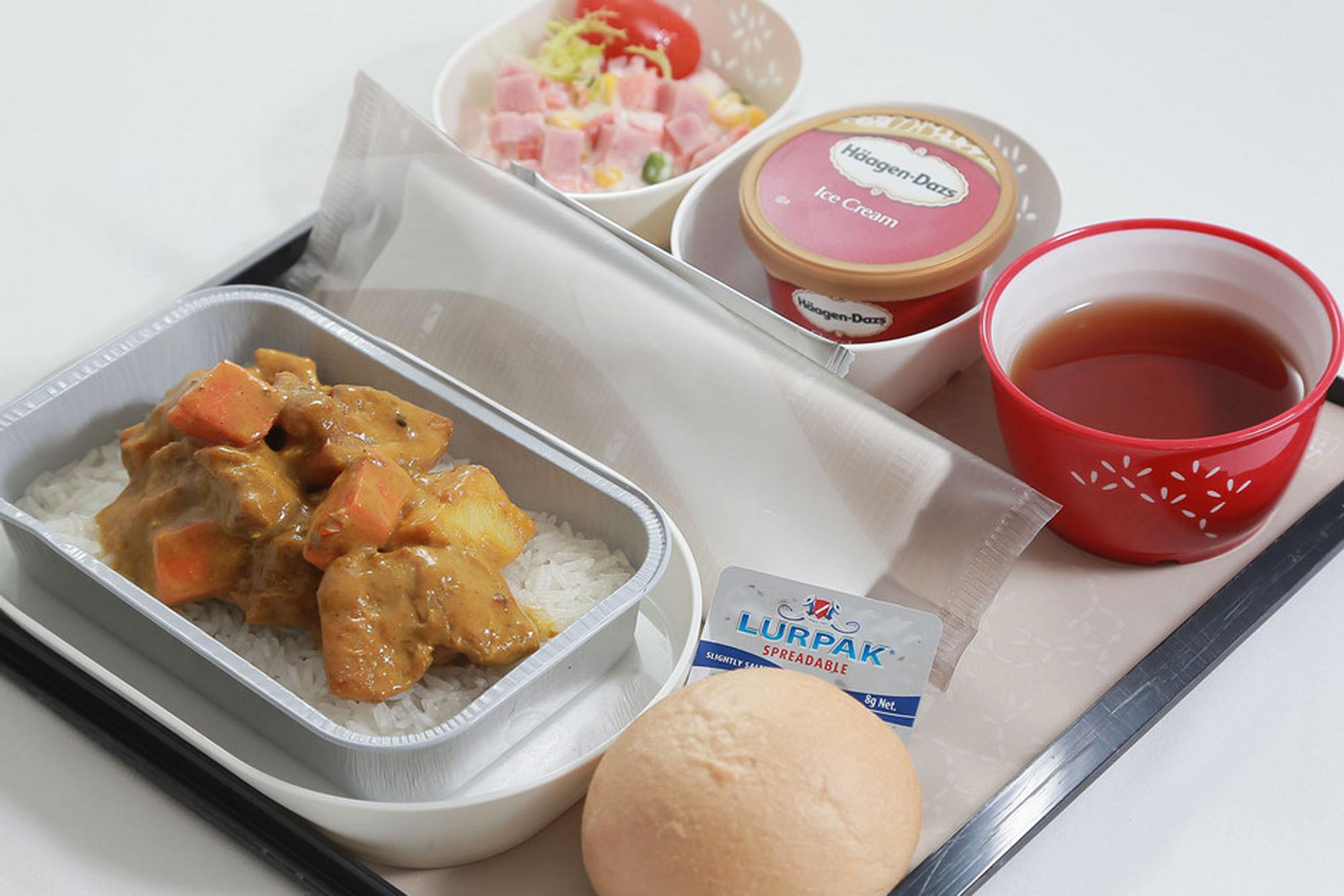 日本的飞机餐制作过程，精细程度堪比米其林？ 各种各样美味的航空餐有哪些？