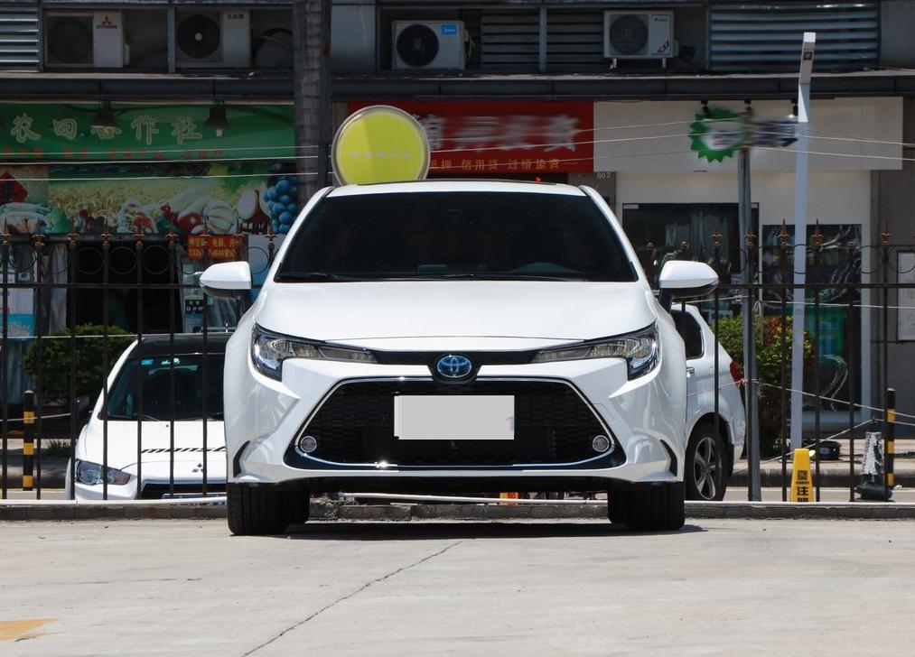 丰田省油小霸王2021款雷凌双擎18hecvt尊享版降1万