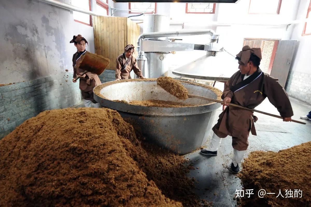 1斤粮食到底能出多少白酒酿酒师傅给出了正确答案