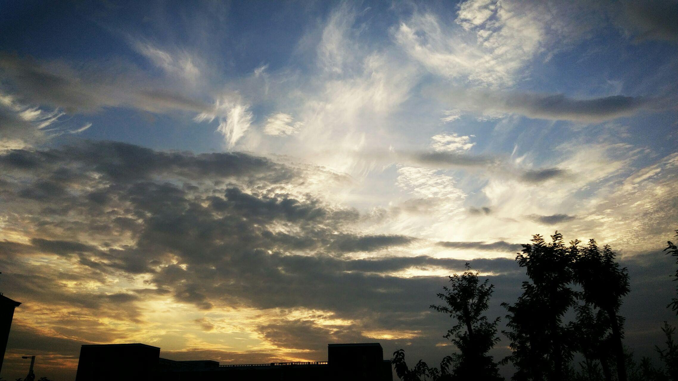 如何用手机拍出最真实天空? - 知乎