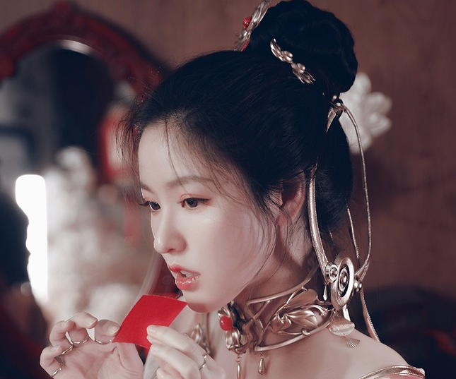 "定国秀姐"撞脸赵露思?剑三同人大赛coser花样多,后期yyds!