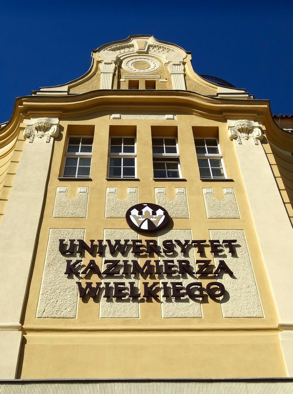 内墙房顶裂缝怎么处理