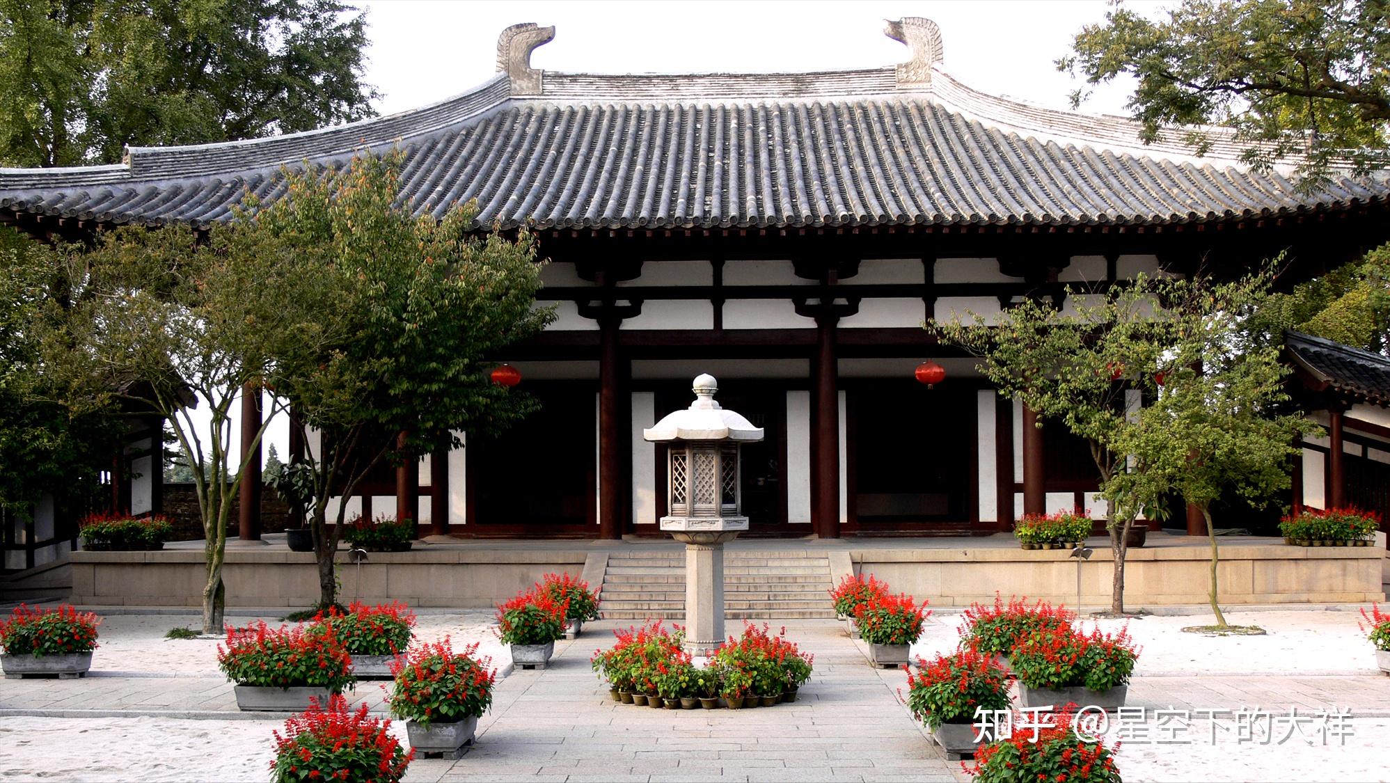 扬州大明寺鉴真和尚纪念堂在日本,鉴真受到孝谦天皇和圣武上皇的礼遇.