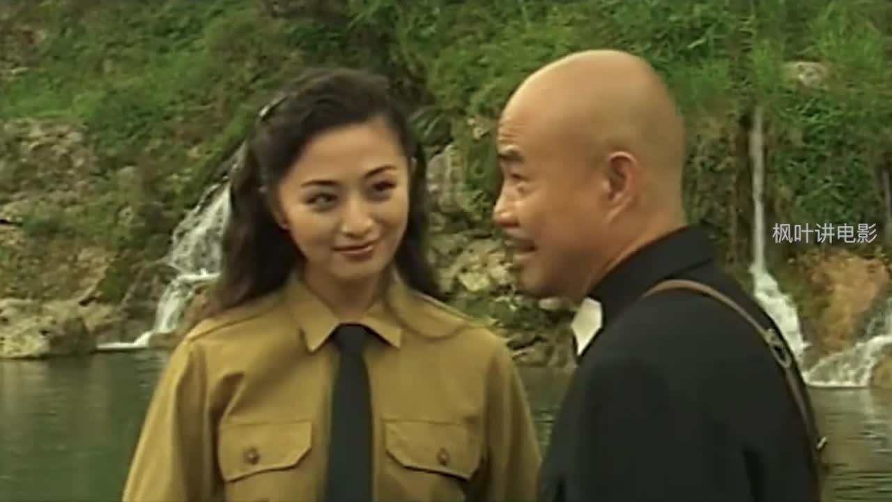 王保长后传27妙静河边冲凉宋局长故作镇定