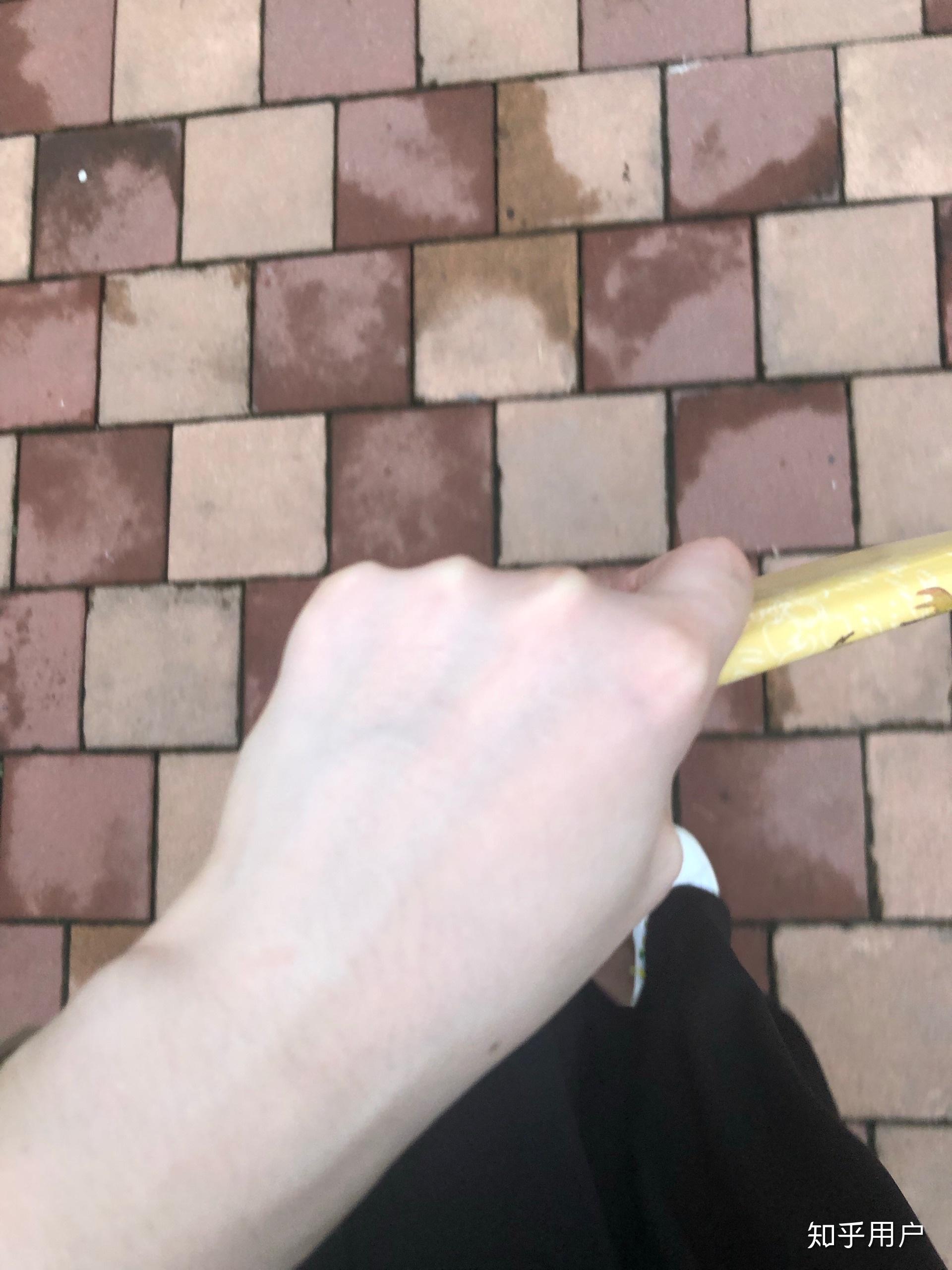 胳膊怎么变白啊?