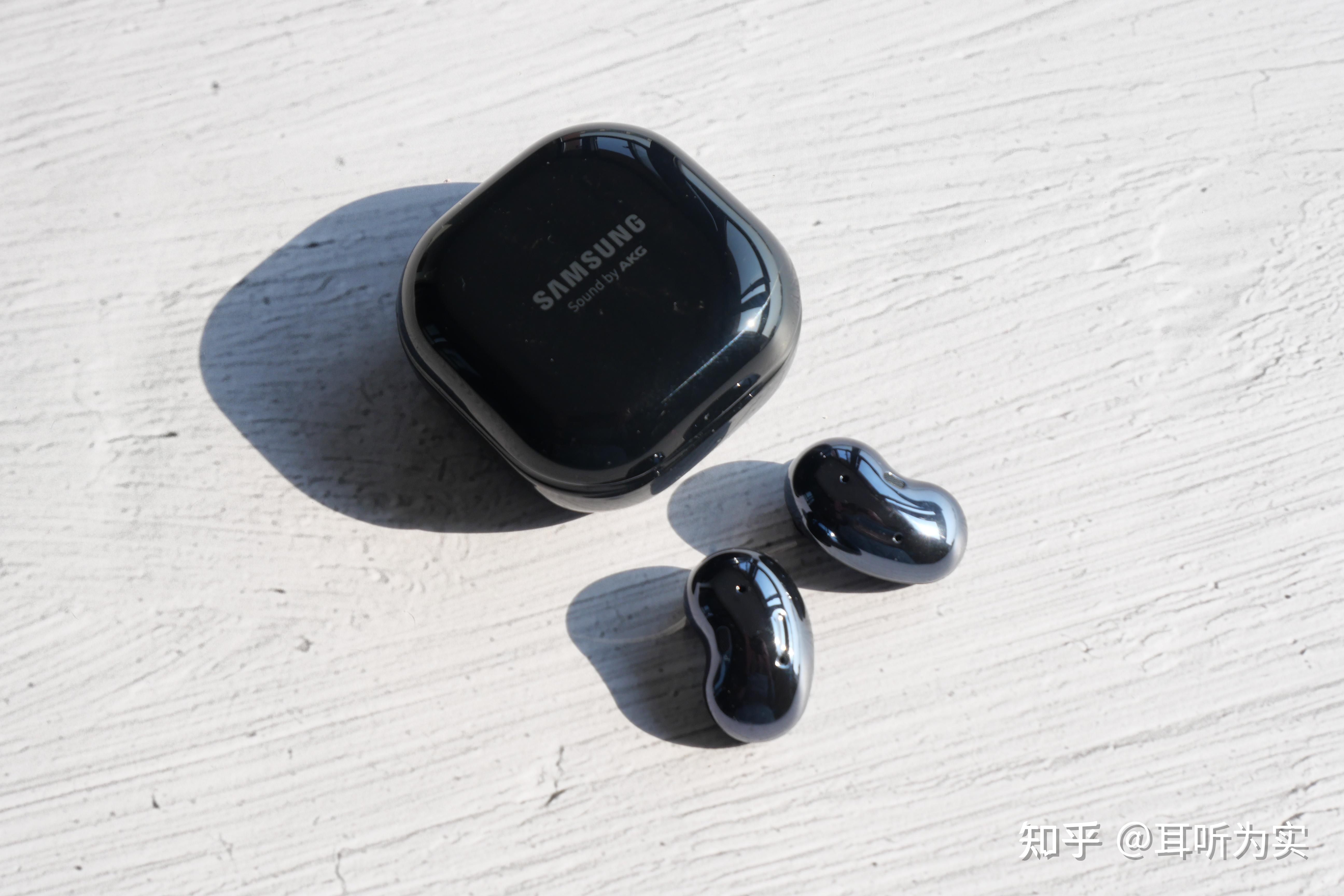 三星galaxy buds live和苹果airpods pro对比,两款耳机哪个更好?