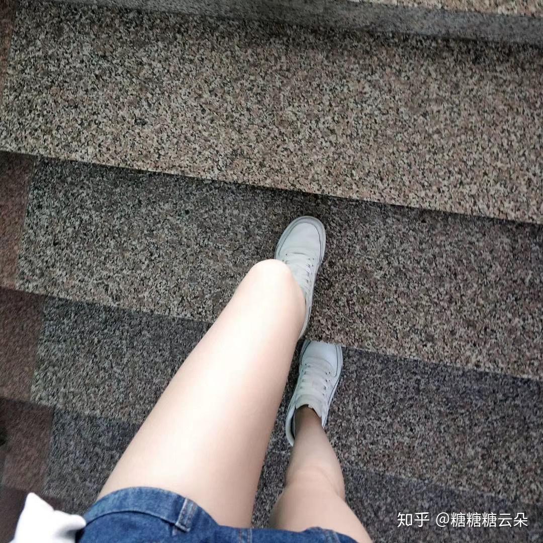 怎样的腿算美腿圆润还是笔直