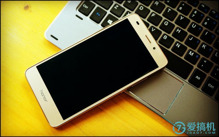 要玩得流畅还要用得持久荣耀畅玩5c上手体验