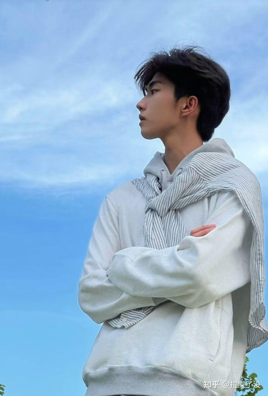 有人见过抖音帅哥长颈先生露脸吗