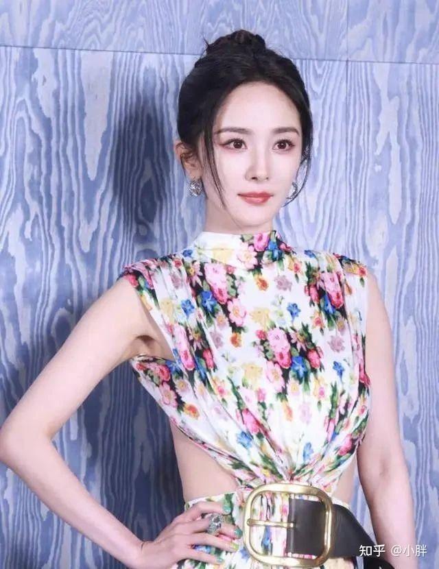 67上海这一夜,气温8度,杨幂穿礼服惊艳亮相,冻得直打哆嗦 - 知乎