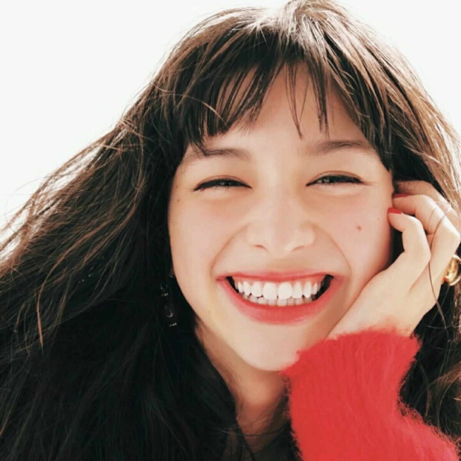 有没有什么笑得很灿烂的女生头像啊