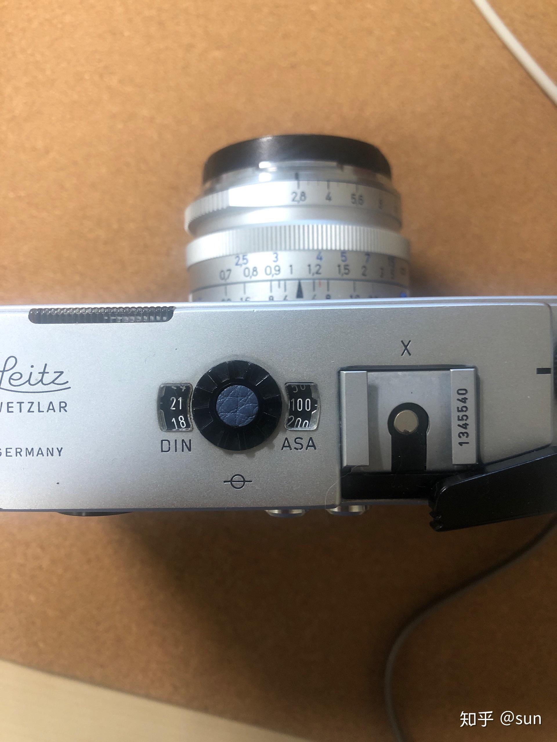 如何调节徕卡m5的胶卷asaiso值