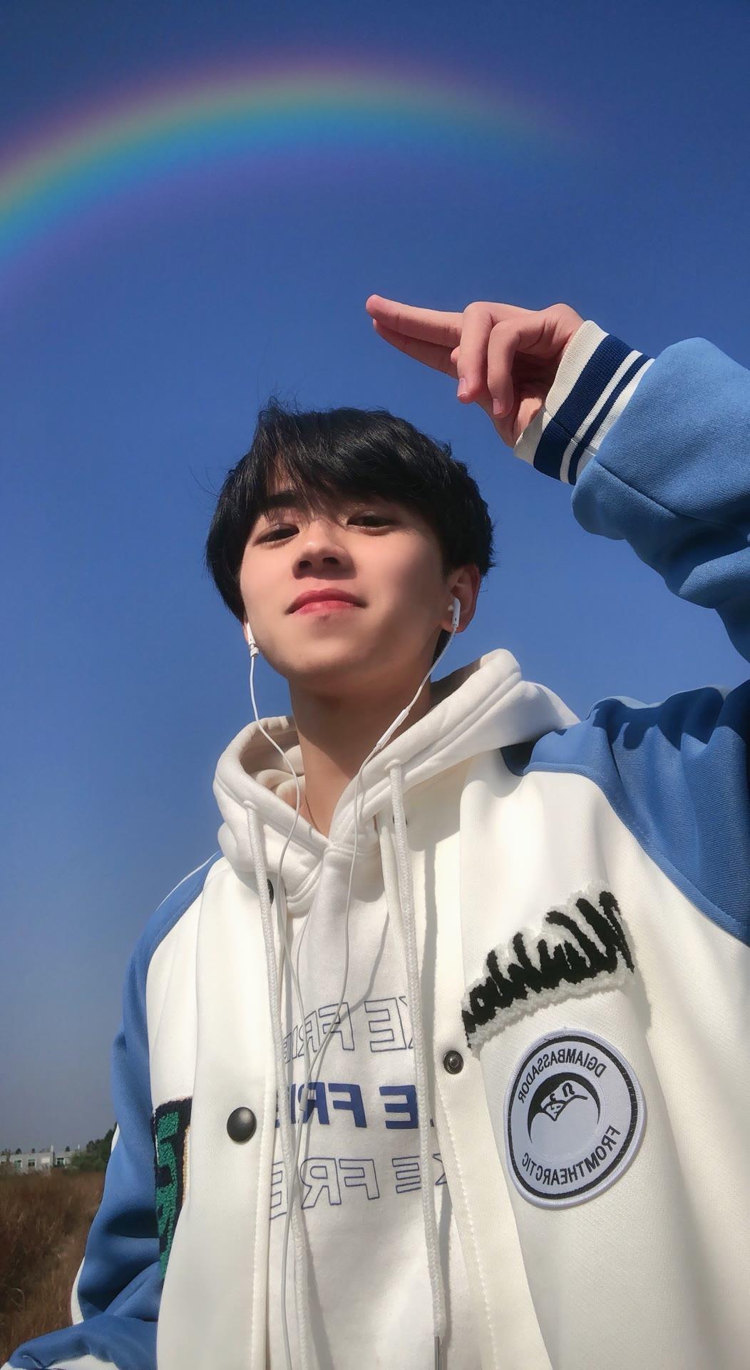 有没有那种阳光帅气又干净的男生壁纸