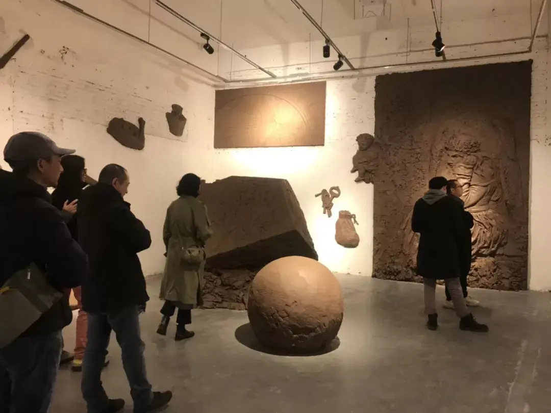 《忧郁i》丢勒铜版画这是一次时隔504年的续作,艺术家金锋在丢勒著名