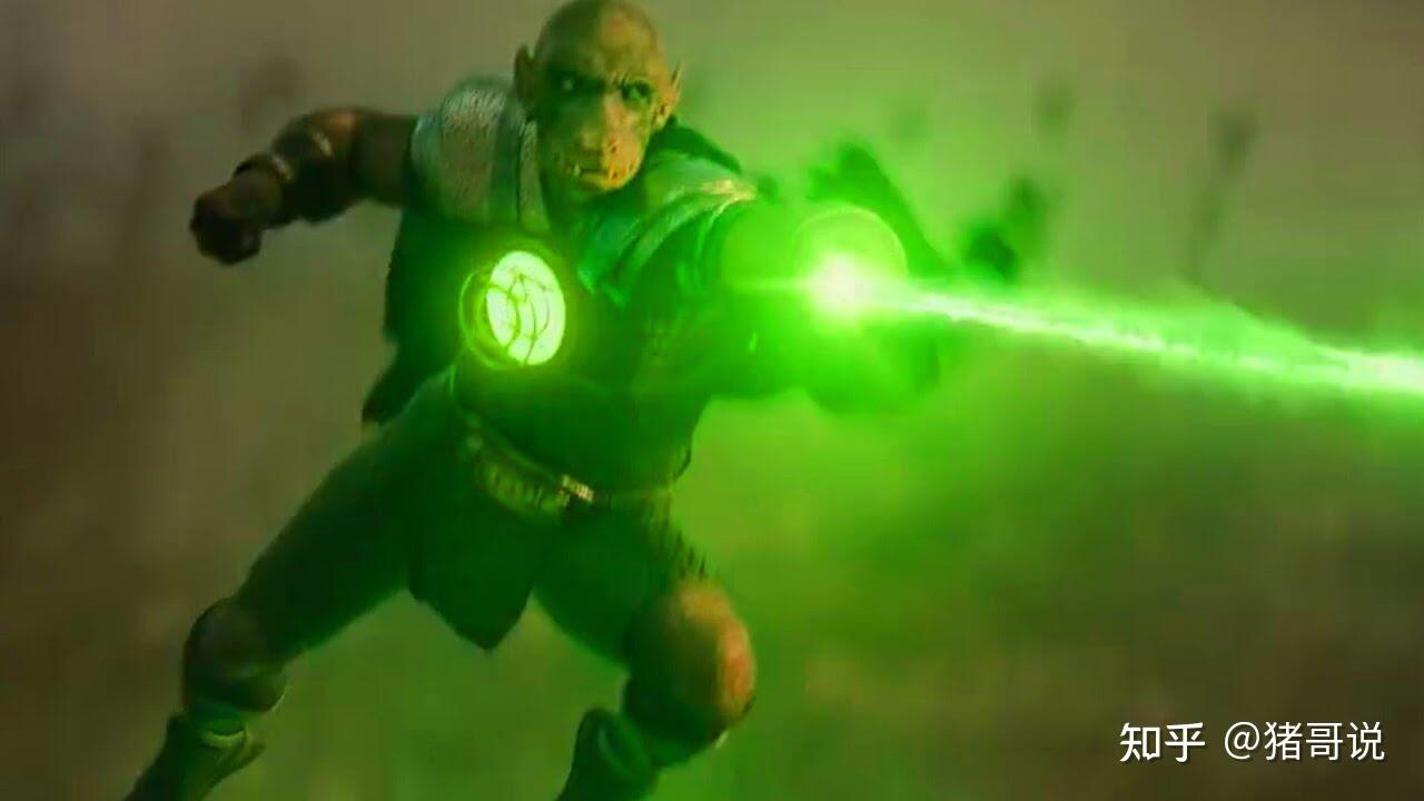 绿灯侠亚兰戈在过去时代协助地球对抗达克赛德的绿灯侠叫做 yalan gur