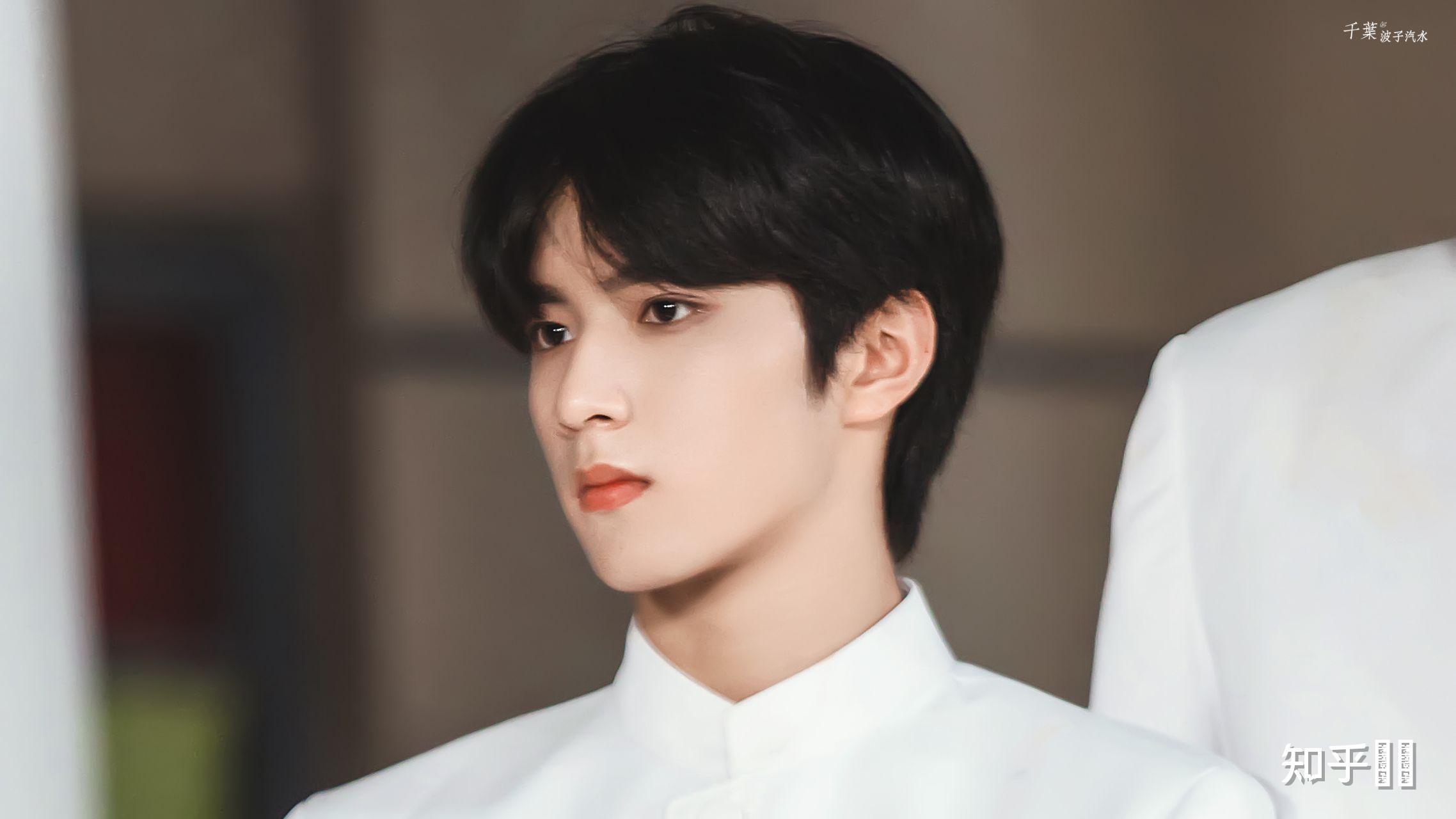 当我突然get到tnt里刘耀文的颜值谁来帮我科普下这个团好的坏的都可以