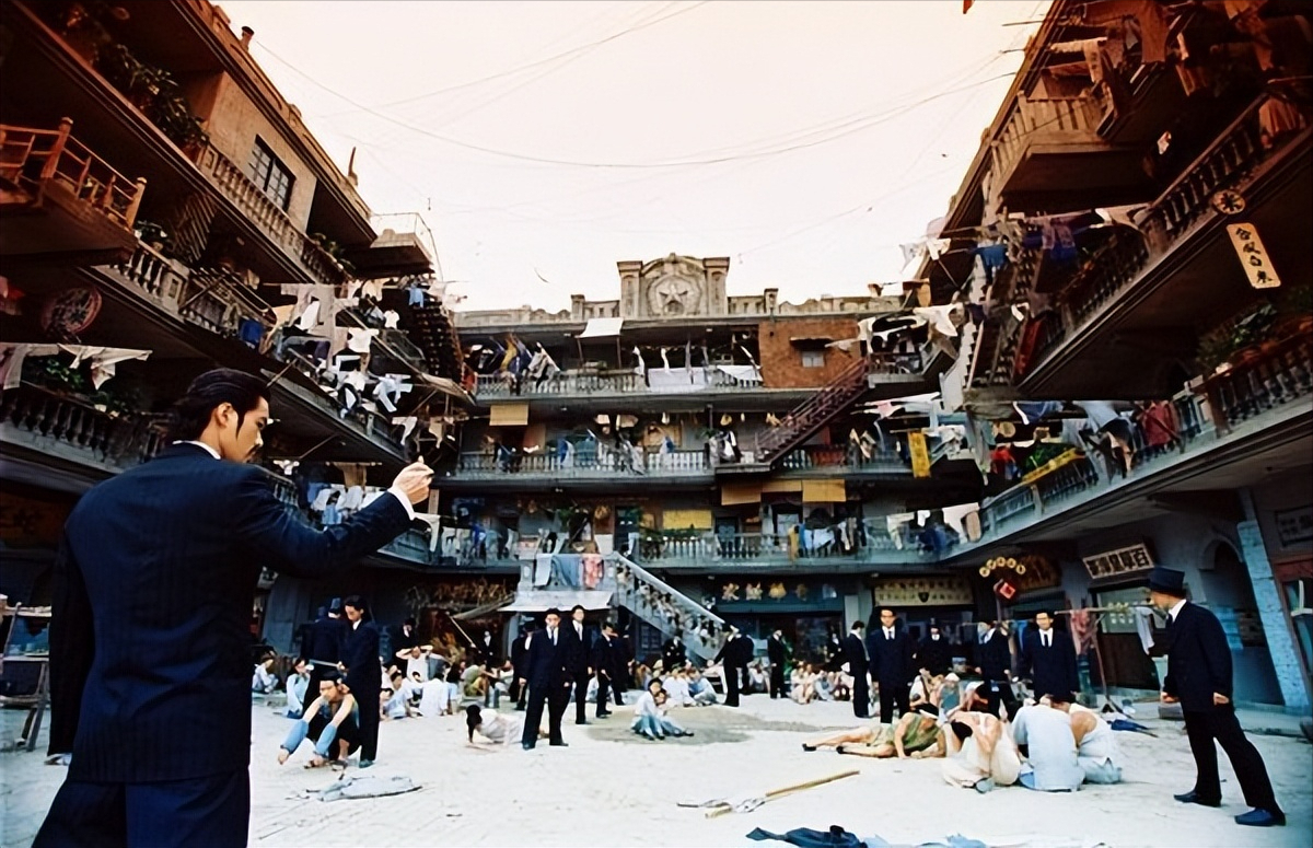 香港摄影师Andy Yeung发布新作《围城》让九龙寨城复活