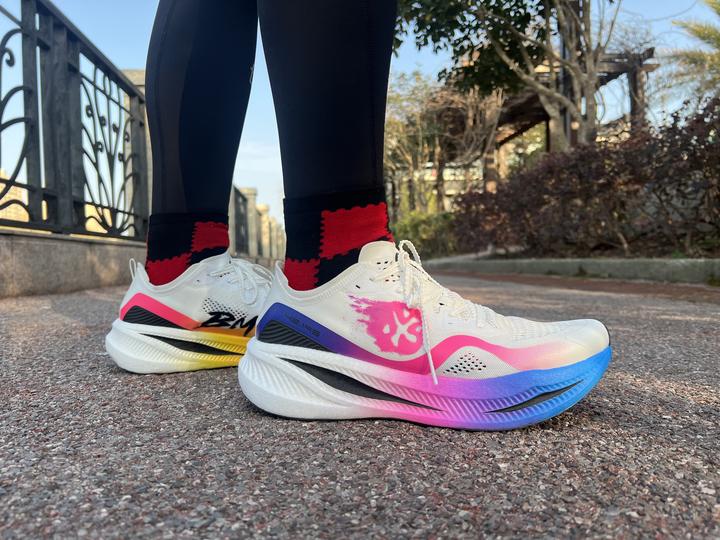 求国产碳板竞速跑鞋排名