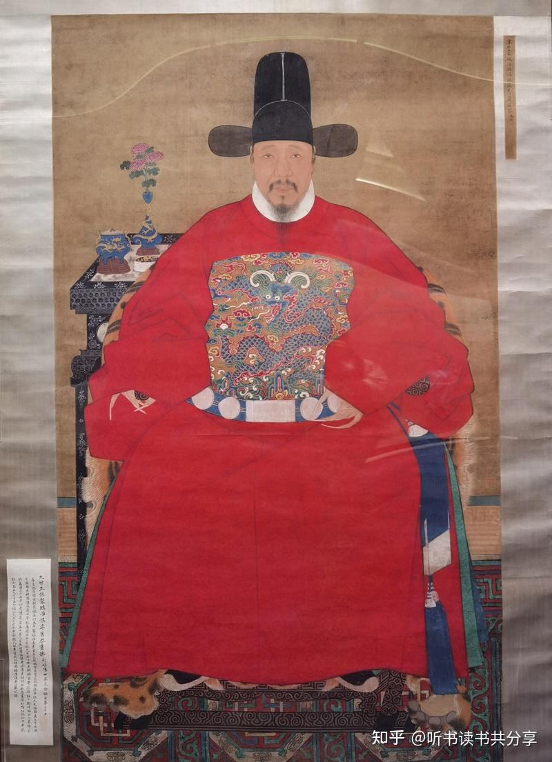 文官爱飞禽武将喜猛兽从官服胸前的图案可知道他们的身份