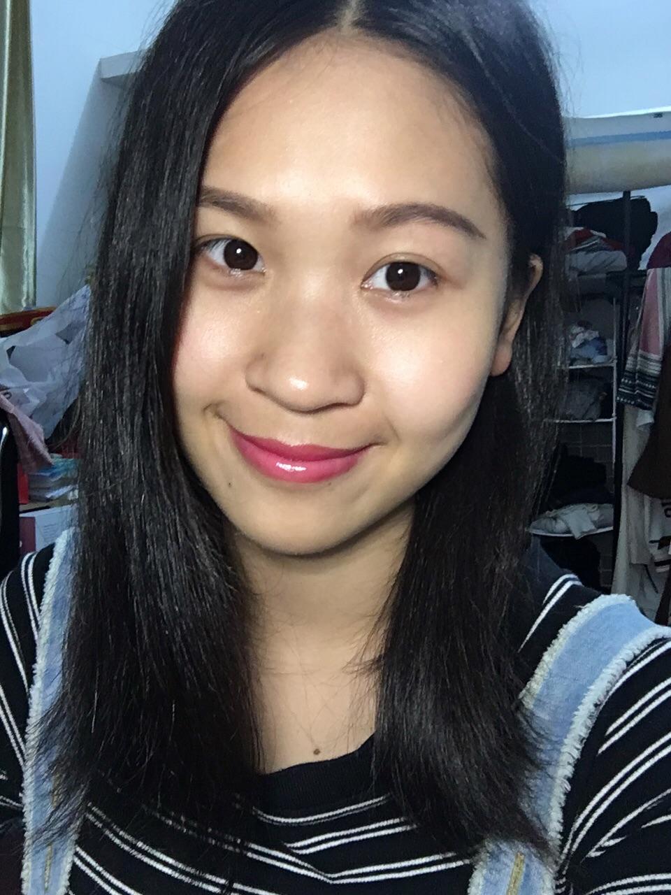 皮肤偏黄且唇色深的女生如何选择口红颜色