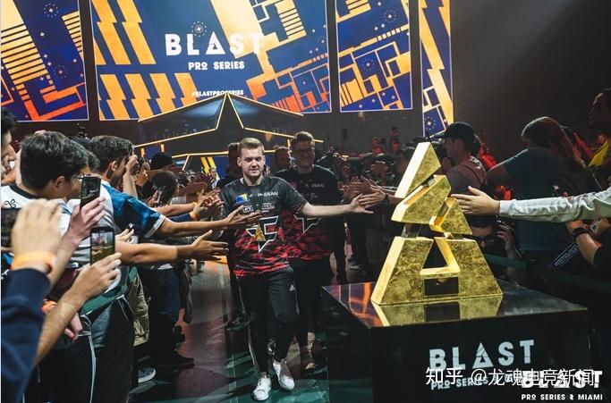 niko个人资料2021近况以凡人之躯对抗众神明的那个男人