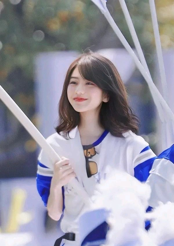 我女朋友因为我骂蔡徐坤和我分手了,二十多岁了,也