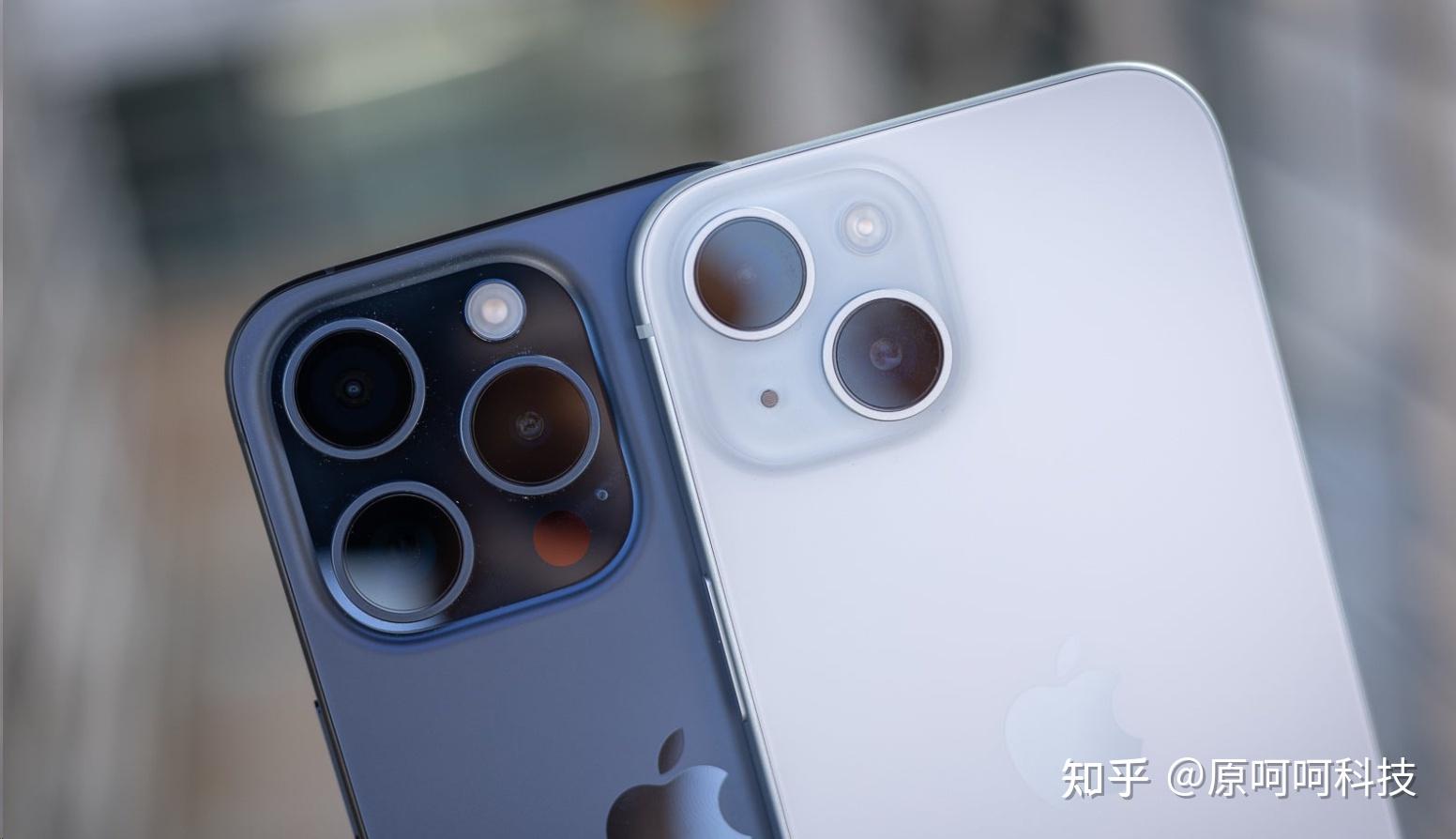 iphone 15 有两个后置摄像头,变焦选项范围从 0.