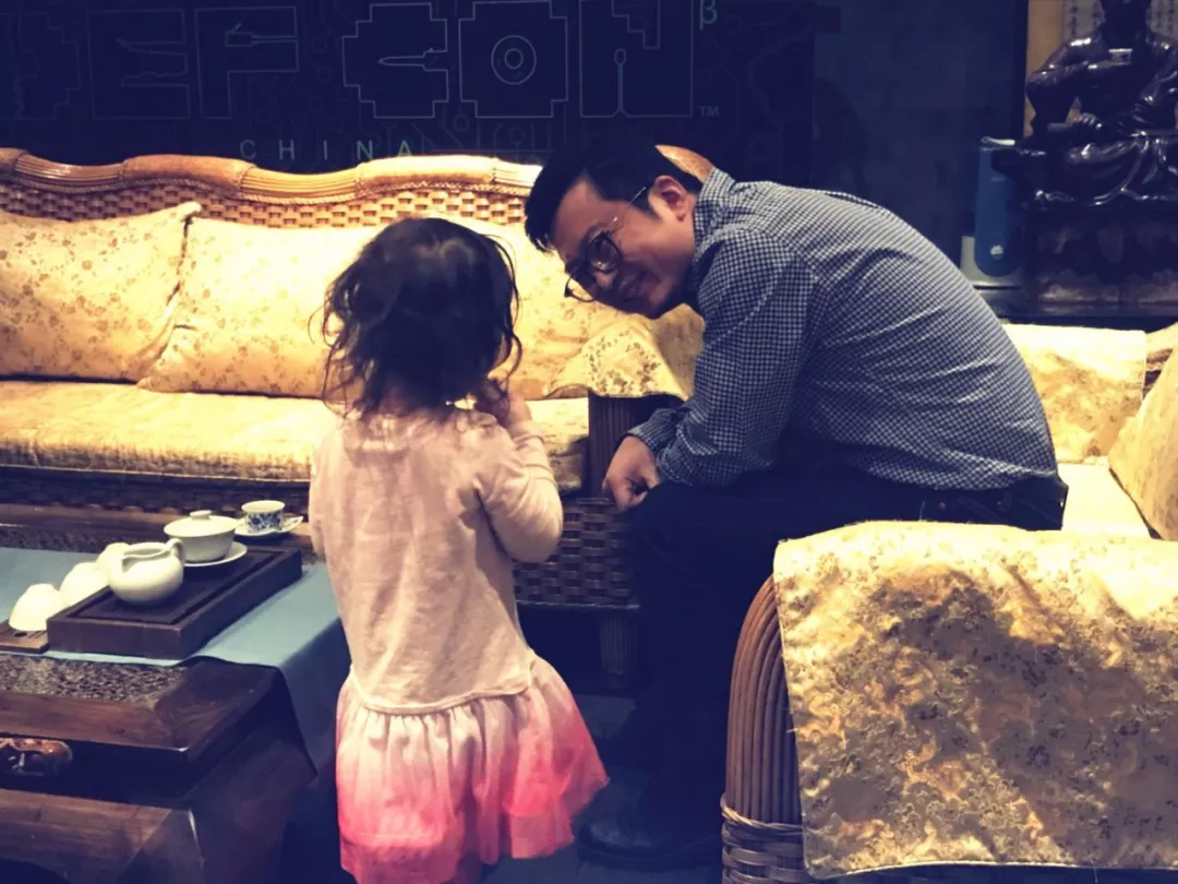 年度黑客大会 (Def Con) 是一个怎样的会议,跟