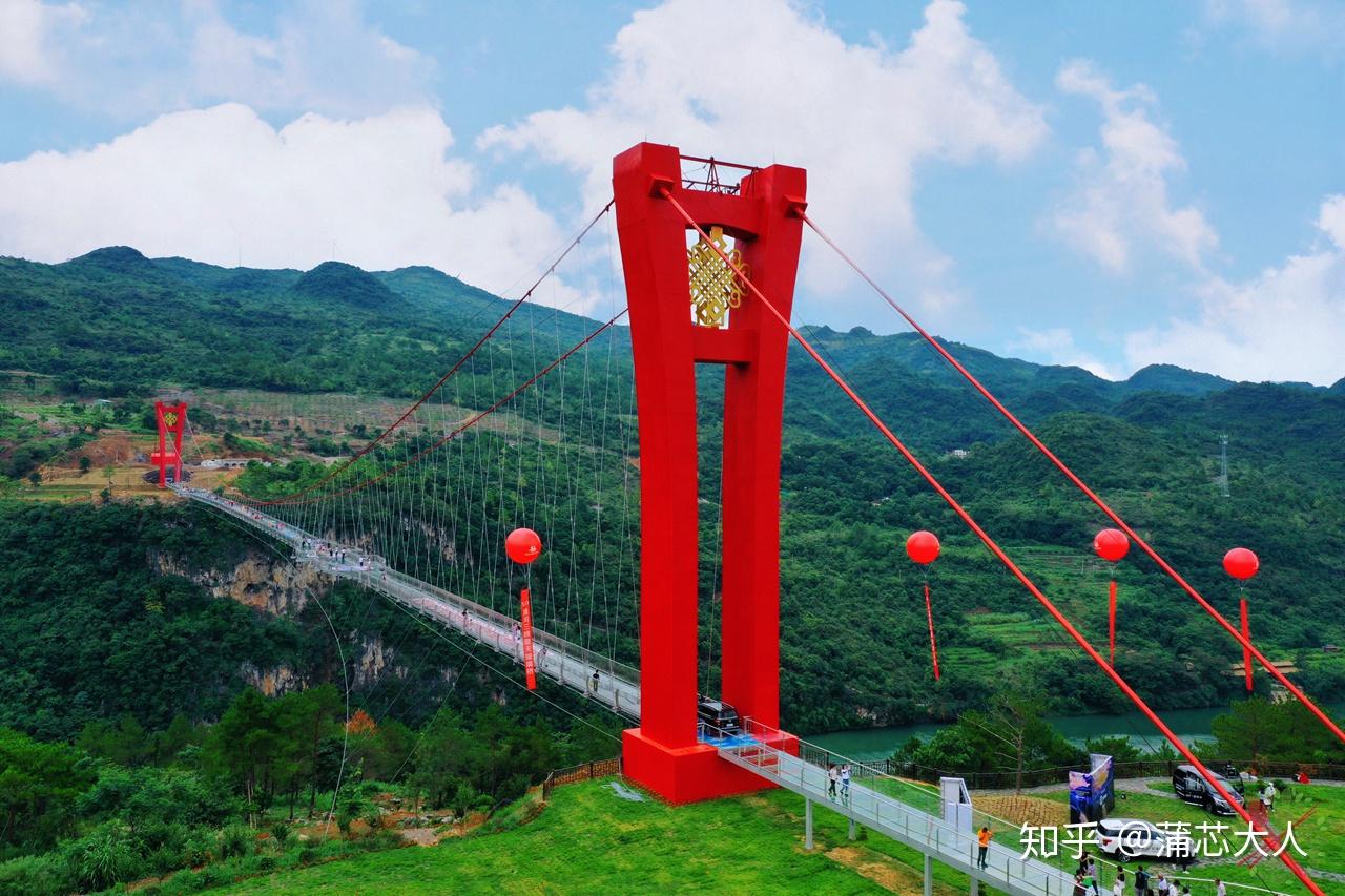 开车穿越世界上最长的玻璃桥，广东清远景区耗资3亿打造 - 知乎