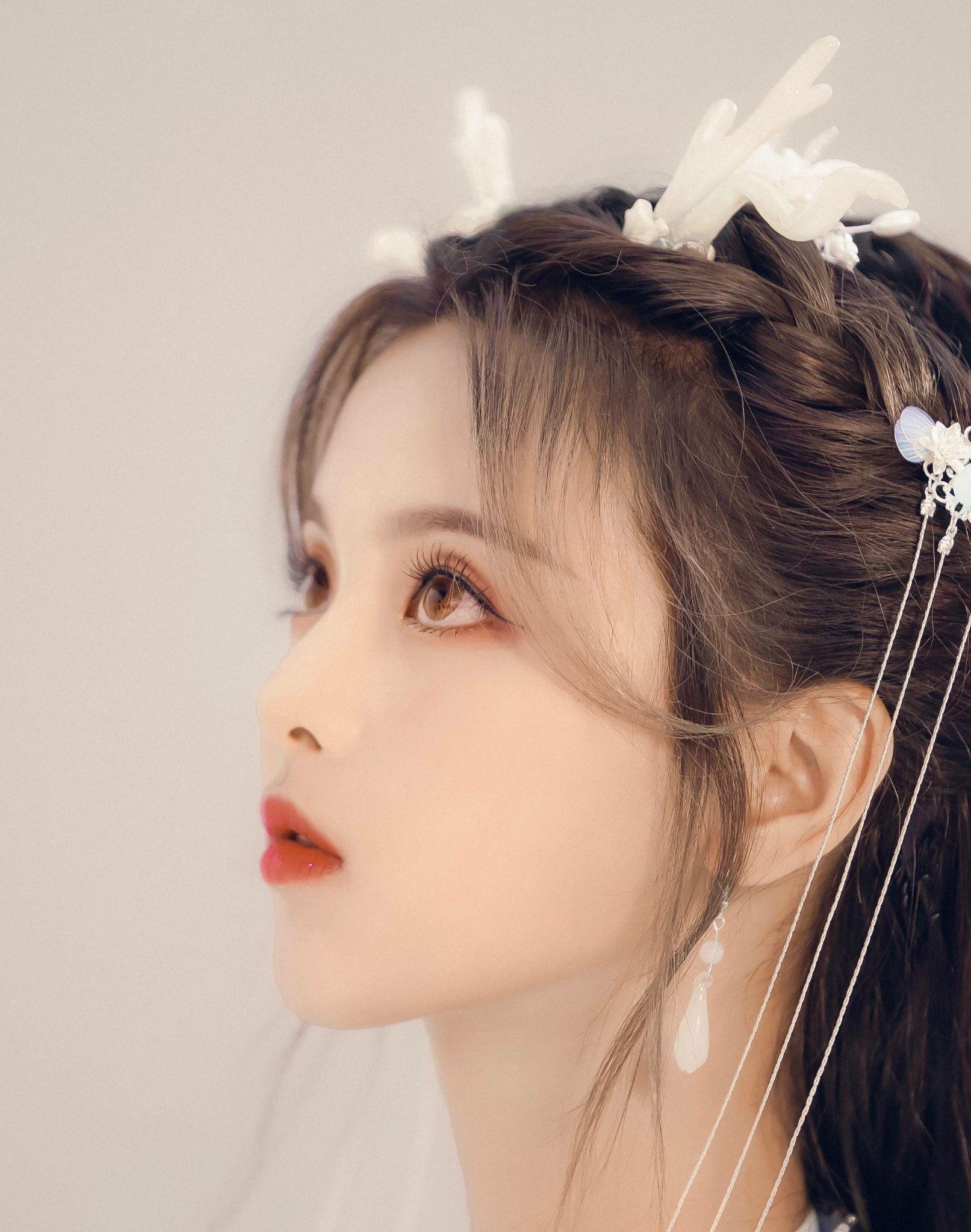如何评价大话西游手游代言人杨超越的小龙女造型?