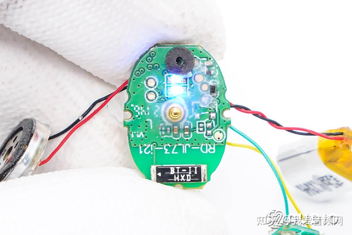 支持aac,sbc音频解码,不分主从使用,纽曼newmine q5真无线耳机拆解