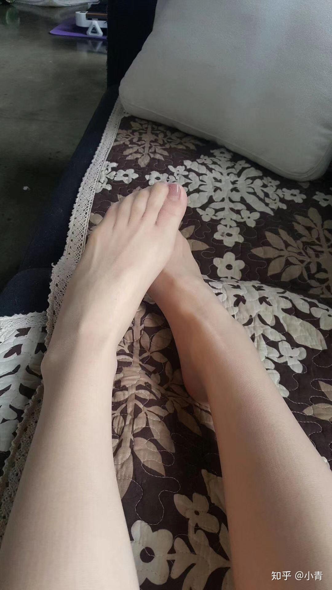 为什么我很喜欢丝袜呢,我感觉我上辈子是足控吧,怎么回事?